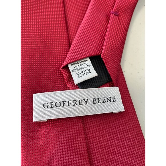 Geoffrey Beene Neck Tie Handmade Red Solid Textured Polyester Professional Offic - Picture 2 of 5